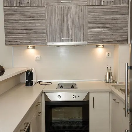 Apartment Black & White -1bd Flat In Center By Flat Mаnager