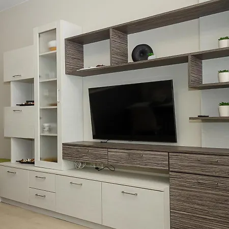 Black & White -1bd Flat In Center By Flat Mаnager Apartment Varna